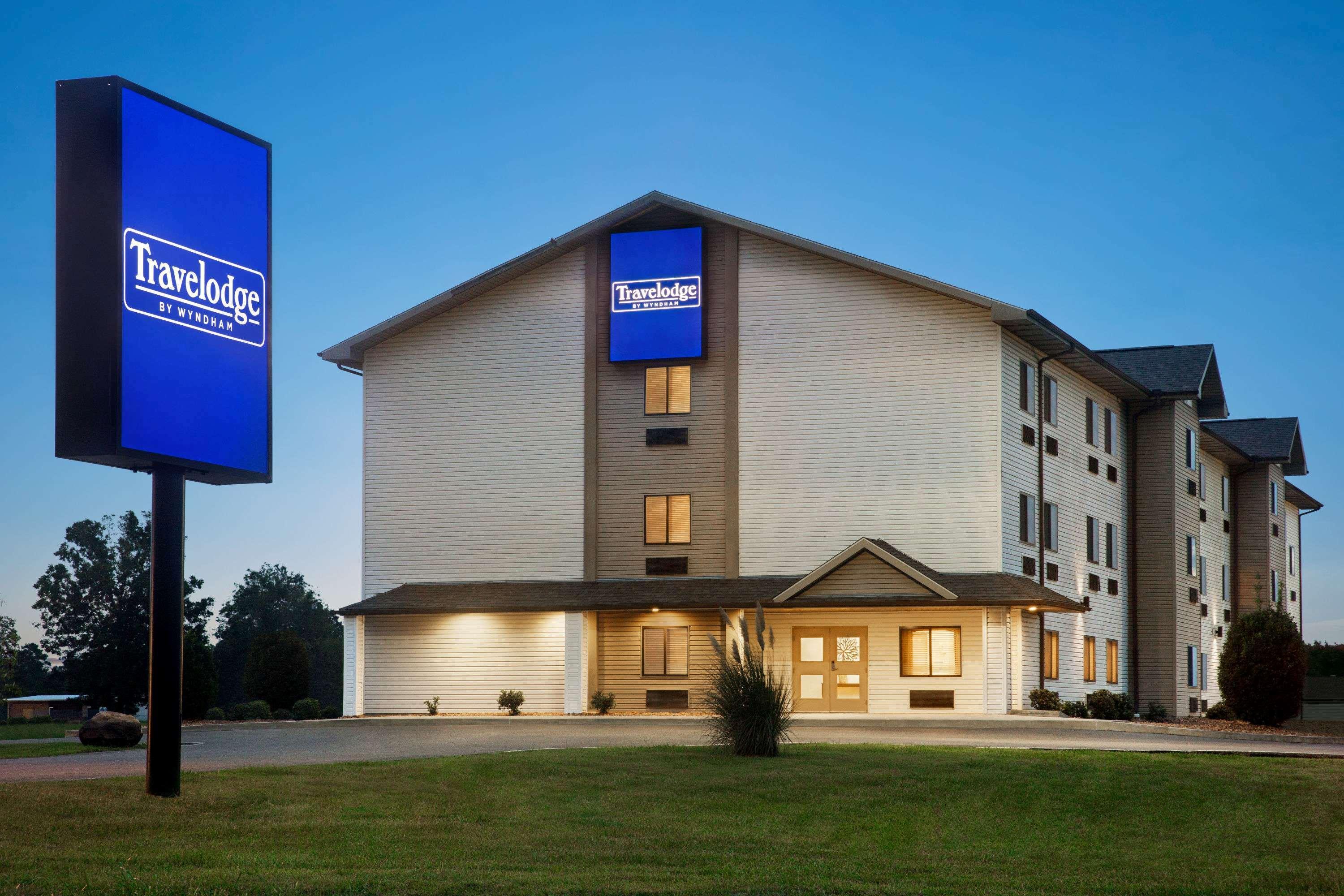 Travelodge By Wyndham Livonia Esterno foto