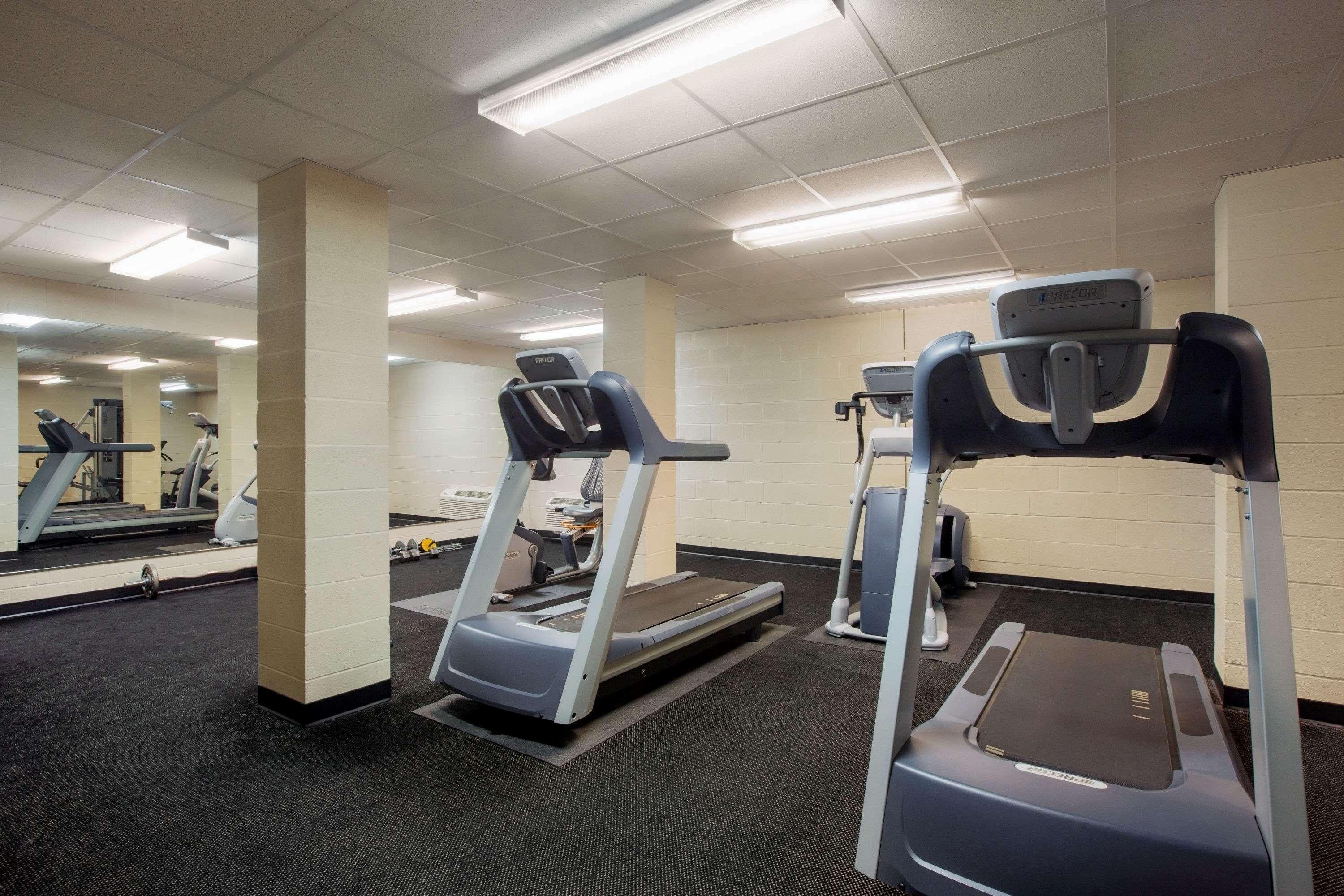Travelodge By Wyndham Livonia Esterno foto