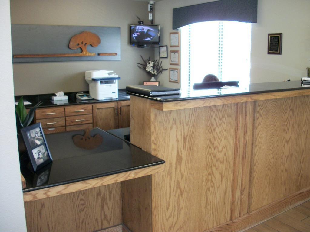 Travelodge By Wyndham Livonia Esterno foto